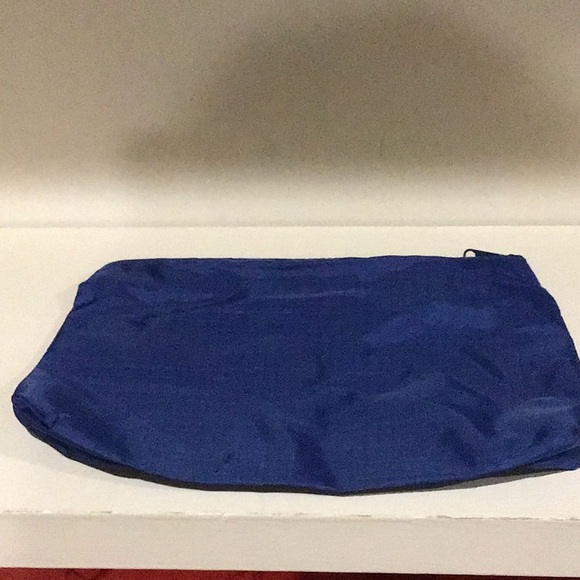 Estée Lauder cosmetics bag - Picture 2 of 3